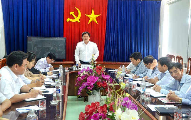 Phó Chủ tịch UBND tỉnh Trần Phước Hiền làm việc với Sở Tư pháp